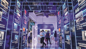 在元宇宙展厅内，观众沉浸式观展_109167_副本.jpg