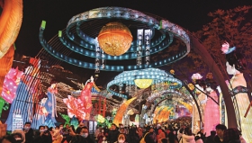 2023年1月17日，四川自贡，有着“天下第一灯会”美誉的自_132515.jpg
