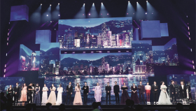 2021年9月21日，“湾区升明月”2021大湾区中秋电影音乐晚会在广东深圳举办，百名内地（大陆）、香港、澳门、台湾的电影人和音乐人，齐聚深圳，共同唱响大湾区月圆之歌。（xinhua)_副本.jpg