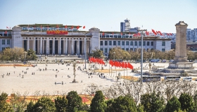 2025年3月6日，北京，中国国家博物馆外观全景。（魏尧）_137395.jpg